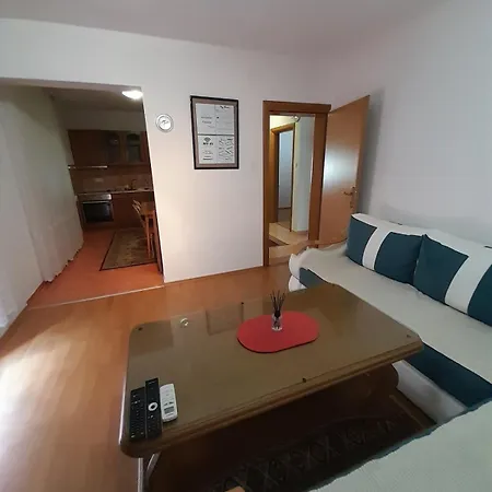 Apartament Dzeneta